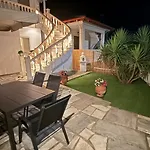 Nikis * וראסנה