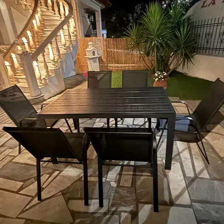 Nikis Villa
